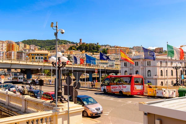 Cenova, İtalya - 4 Mayıs 2016: Cenova Limanı Mimarisi, İtalya. Cenova, Liguria'nın başkenti ve İtalya'nın altıncı büyük şehridir.