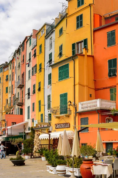 Porto Venere, İtalya - 5 Mayıs 2016: Marina (riviera) Porto Venere, İtalya. P Venere ve Cinque Terre köyleri Unesco Dünya Mirası.