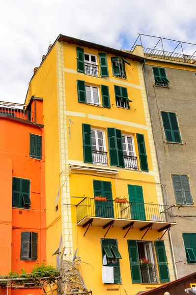 Porto Venere, İtalya - 5 Mayıs 2016: Marina (riviera) Porto Venere, İtalya. P Venere ve Cinque Terre köyleri Unesco Dünya Mirası.