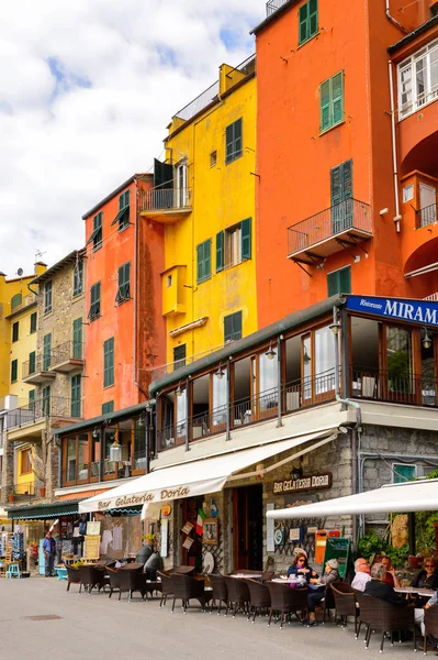Porto Venere, İtalya - 5 Mayıs 2016: Marina (riviera) Porto Venere, İtalya. P Venere ve Cinque Terre köyleri Unesco Dünya Mirası.