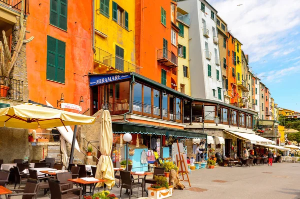 Porto Venere, İtalya - 5 Mayıs 2016: Marina (riviera) Porto Venere, İtalya. P Venere ve Cinque Terre köyleri Unesco Dünya Mirası.
