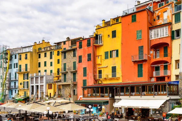 Porto Venere, İtalya - 5 Mayıs 2016: Marina (riviera) Porto Venere, İtalya. P Venere ve Cinque Terre köyleri Unesco Dünya Mirası.