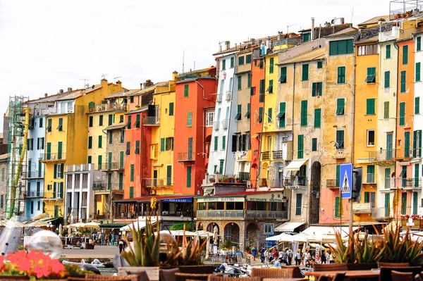 Porto Venere, İtalya - 5 Mayıs 2016: Porto Venere, İtalya' nın mimarisi. Porto Venere ve Cinque Terre köyleri Unesco Dünya Mirası.