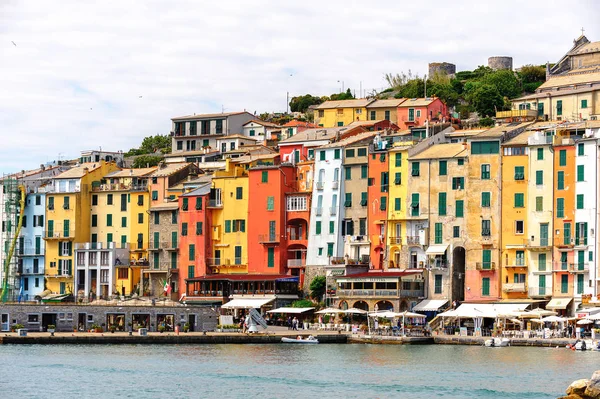 Porto Venere, İtalya - 5 Mayıs 2016: Porto Venere, İtalya' nın mimarisi. Porto Venere ve Cinque Terre köyleri Unesco Dünya Mirası.