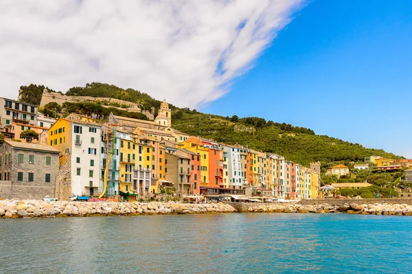 Porto Venere, İtalya - 5 Mayıs 2016: Porto Venere, İtalya. P Venere ve Cinque Terre köyleri Unesco Dünya Mirası.