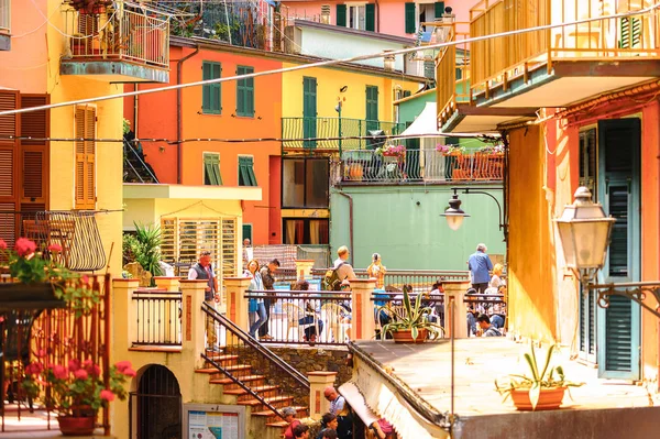 意大利马纳罗拉 2016年5月5日 意大利利古里亚拉斯佩齐亚省一个小镇马纳罗拉的主要街道 它是联合国教科文组织世界遗产Cinque Terre的土地之一 — 图库照片