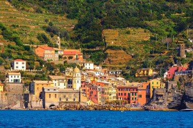 Monterosso, İtalya - 5 Mayıs 2016: Monterosso al Mare, La Spezia eyaletinde küçük bir kasaba, Liguria, İtalya. Unesco Dünya Mirası Listesi'ndeki Cinque Terre topraklarından biri.