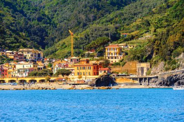 Monterosso, İtalya - 5 Mayıs 2016: Monterosso al Mare, La Spezia eyaletinde küçük bir kasaba, Liguria, İtalya. Unesco Dünya Mirası Listesi'ndeki Cinque Terre topraklarından biri.