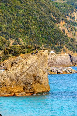 Monterosso, İtalya - 5 Mayıs 2016: Monterosso al Mare Kalesi, İtalya'nın Liguria eyaletinin La Spezia eyaletinde küçük bir kasaba. Unesco Dünya Mirası Listesi'ndeki Cinque Terre topraklarından biri.