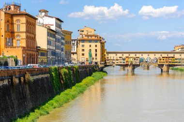 Floransa, İtalya - 6 Mayıs 2016: Floransa Tarihi Merkezi'nde Arno Nehri, İtalya. Unesco Dünya Heriage.