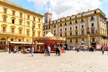 Floransa, İtalya - 6 Mayıs 2016: Toskana'nın başkenti Floransa'nın Piazza della Reppublica'sı