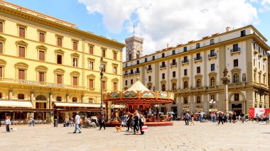 Floransa, İtalya - 6 Mayıs 2016: Toskana'nın başkenti Floransa'nın Piazza della Reppublica'sı