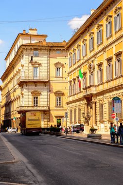 ROME, ITALY - 7 Mayıs 2016: Roma Tarih Merkezi Mimarisi, İtalya. Roma İtalya 'nın başkenti ve popüler bir turistik merkezdir.