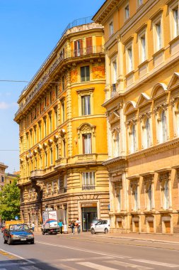 ROME, ITALY - 7 Mayıs 2016: Roma Tarih Merkezi Mimarisi, İtalya. Roma İtalya 'nın başkenti ve popüler bir turistik merkezdir.