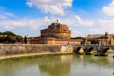 Roma, İtalya - 7 Mayıs 2016: Roma Tarihi Merkezi'nde Saint Angelo Kalesi, İtalya. Roma İtalya'nın başkenti ve popüler bir turistik yer