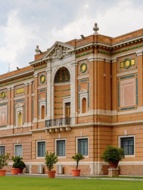 Vatikan, Vatikan - 7 Mayıs 2016: Vatikan Müzesi'nin dış cephesi. 1506 yılında kurulmuştur.