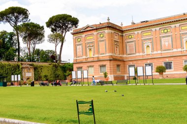 Vatikan, Vatikan - 7 Mayıs 2016: Vatikan Müzeleri'nde Pinecone Avlusu. 1506 yılında kurulmuştur.