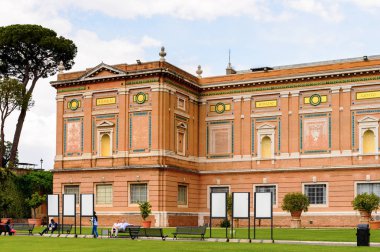 Vatikan, Vatikan - 7 Mayıs 2016: Vatikan Müzeleri'nde Pinecone Avlusu. 1506 yılında kurulmuştur.