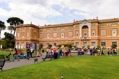 Vatikan, Vatikan - 7 Mayıs 2016: Vatikan Müzeleri'nde Pinecone Avlusu. 1506 yılında kurulmuştur.