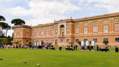 Vatikan, Vatikan - 7 Mayıs 2016: Vatikan Müzeleri'nde Pinecone Avlusu. 1506 yılında kurulmuştur.