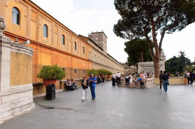 Vatikan, Vatikan - 7 Mayıs 2016: Vatikan Müzeleri'nde Pinecone Avlusu. 1506 yılında kurulmuştur.