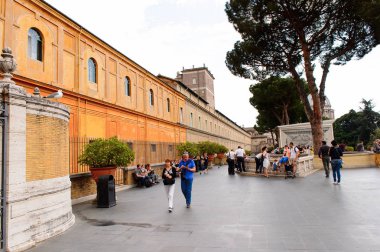 Vatikan, Vatikan - 7 Mayıs 2016: Vatikan Müzeleri'nde Pinecone Avlusu. 1506 yılında kurulmuştur.