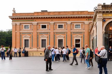Vatikan, Vatikan - 7 Mayıs 2016: Vatikan Müzeleri'nde Pinecone Avlusu. 1506 yılında kurulmuştur.