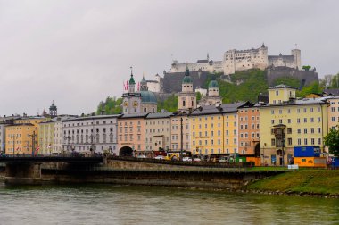 Salzburg, Avusturya - 1 Mayıs 2016: Salzburg Mimarisi, Avusturya. Avusturya'nın dördüncü büyük şehridir.