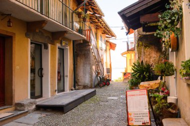 Stresa, İtalya - 3 Mayıs 2016: Lago Maggiore(Büyük Göl), Piedmont, İtalya'daki Isola Pescatori (Balıkçılar Adası) Mimarisi. Lago Maggiore İtalya'nın ikinci büyük gölüdür