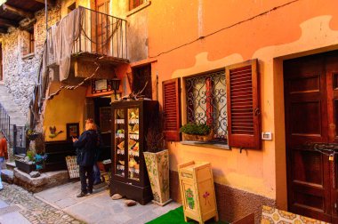 Stresa, İtalya - 3 Mayıs 2016: Lago Maggiore(Büyük Göl), Piedmont, İtalya'daki Isola Pescatori (Balıkçılar Adası) Mimarisi. Lago Maggiore İtalya'nın ikinci büyük gölüdür