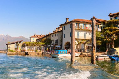 Stresa, İtalya - 3 Mayıs 2016: Lago Maggiore'de (Büyük Göl), Piedmont, İtalya'da Isola Pescatori (Balıkçılar Adası). Lago Maggiore İtalya'nın ikinci büyük gölüdür