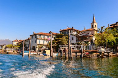 Stresa, İtalya - 3 Mayıs 2016: Lago Maggiore'de (Büyük Göl), Piedmont, İtalya'da Isola Pescatori (Balıkçılar Adası). Lago Maggiore İtalya'nın ikinci büyük gölüdür