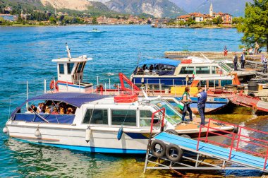 Isola Bella, İtalya - 3 Mayıs 3016: Kuzey İtalya'daki Lago Maggiore Borromean Adaları'ndan biri olan Bella Adası'nda tekne