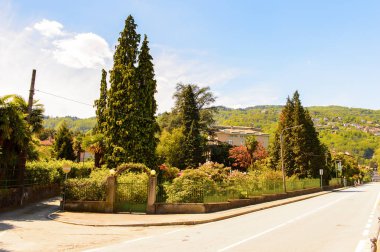 Stresa, İtalya - 3 Mayıs 2016: Stresa, Maggiore Gölü kıyısında bir kasaba, Verbano-Cusio-Ossola, Piedmont, İtalya