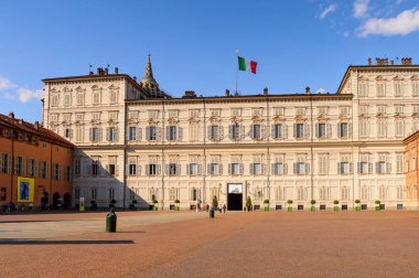 Torino, İtalya - 3 Mayıs 2016: Torino Sarayı, Piedmont, İtalya. Torino İtalya'nın bir iş ve kültür merkezidir
