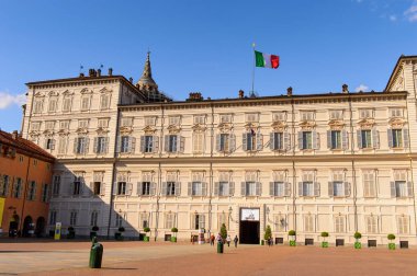 Torino, İtalya - 3 Mayıs 2016: Torino Sarayı, Piedmont, İtalya. Torino İtalya'nın bir iş ve kültür merkezidir