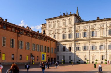 Torino, İtalya - 3 Mayıs 2016: Torino Mimarisi, Piedmont, İtalya. Torino İtalya'nın bir iş ve kültür merkezidir