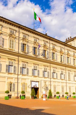 Torino, İtalya - 3 Mayıs 2016: Torino Sarayı, Piedmont, İtalya. Torino İtalya'nın bir iş ve kültür merkezidir