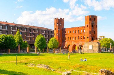 Torino, İtalya - 3 Mayıs 2016: Torino Palatine Kuleleri, Piedmont, İtalya. Torino İtalya'nın bir iş ve kültür merkezidir