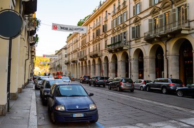 Torino, İtalya - 3 Mayıs 2016: Torino'nun merkezinin mimarisi, Piedmont, İtalya. Torino İtalya'nın bir iş ve kültür merkezidir