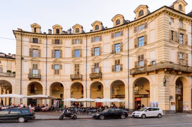 Torino, İtalya - 3 Mayıs 2016: Torino'nun merkezinin mimarisi, Piedmont, İtalya. Torino İtalya'nın bir iş ve kültür merkezidir