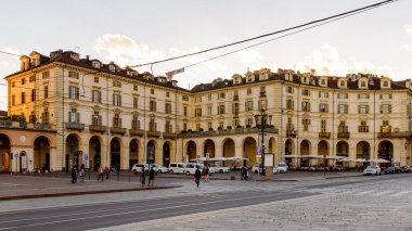 Torino, İtalya - 3 Mayıs 2016: Torino'nun merkezinin mimarisi, Piedmont, İtalya. Torino İtalya'nın bir iş ve kültür merkezidir