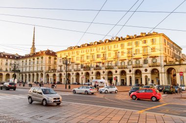 Torino, İtalya - 3 Mayıs 2016: Torino'nun merkezinin mimarisi, Piedmont, İtalya. Torino İtalya'nın bir iş ve kültür merkezidir