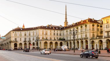 Torino, İtalya - 3 Mayıs 2016: Torino'nun merkezinin mimarisi, Piedmont, İtalya. Torino İtalya'nın bir iş ve kültür merkezidir