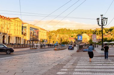 Torino, İtalya - 3 Mayıs 2016: Torino'nun merkezinin mimarisi, Piedmont, İtalya. Torino İtalya'nın bir iş ve kültür merkezidir