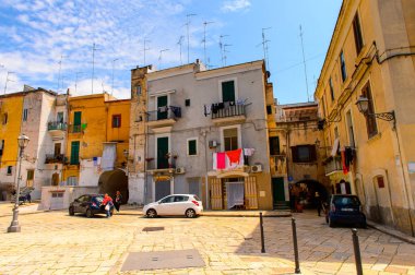 Bari, İtalya- 9 Mayıs 2016: Bari Eski Kenti Mimarisi, İtalya. Bari, Adriyatik Denizi üzerinde yer alan başkent Apulia bölgesidir.