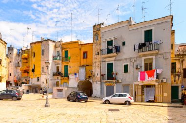 Bari, İtalya- 9 Mayıs 2016: Bari Eski Kenti Mimarisi, İtalya. Bari, Adriyatik Denizi üzerinde yer alan başkent Apulia bölgesidir.