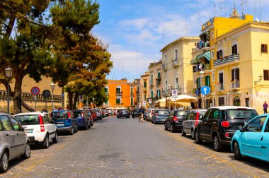 Bari, İtalya- 9 Mayıs 2016: Bari Eski Kenti Mimarisi, İtalya. Bari, Adriyatik Denizi üzerinde yer alan başkent Apulia bölgesidir.