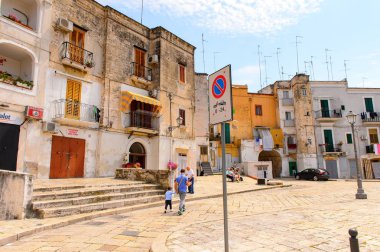 Bari, İtalya- 9 Mayıs 2016: Bari Eski Kenti Mimarisi, İtalya. Bari, Adriyatik Denizi üzerinde yer alan başkent Apulia bölgesidir.