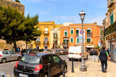 Bari, İtalya- 9 Mayıs 2016: Bari Eski Kenti Mimarisi, İtalya. Bari, Adriyatik Denizi üzerinde yer alan başkent Apulia bölgesidir.